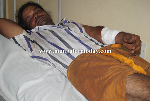Gang barges into house at Suratkal 1